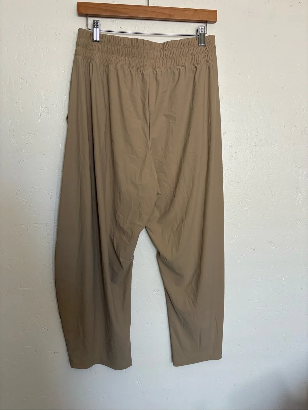 Old Navy Wide-Leg Pants in Taupe